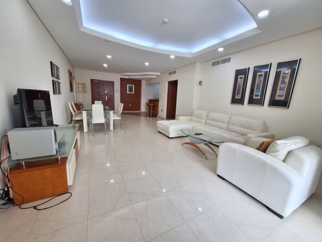 Juffair, Apartments, Flats, Houses & Villas, BHD 400/month,  Furnished,  1 BR,  90 Sq. Meter,  Unlimited Ewa | Gorgeous Flat | Ultra-Modern | Pets Friendly | Wifi & Hk Services