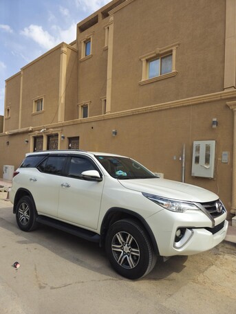 Riyadh, Vehicles, Cars & Trucks , SAR 90000,  Toyota Fortuner,  2019,  Automatic,  172000 KM,  Fortuner VX 4.0L V6 (Petrol)