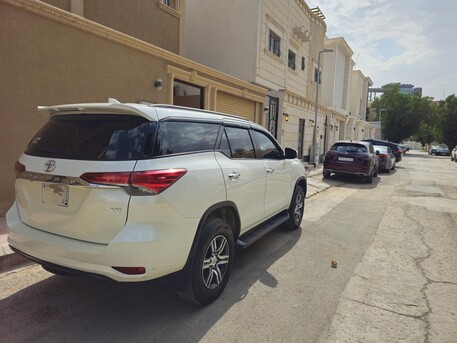 Riyadh, Vehicles, Cars & Trucks , SAR 90000,  Toyota Fortuner,  2019,  Automatic,  172000 KM,  Fortuner VX 4.0L V6 (Petrol)