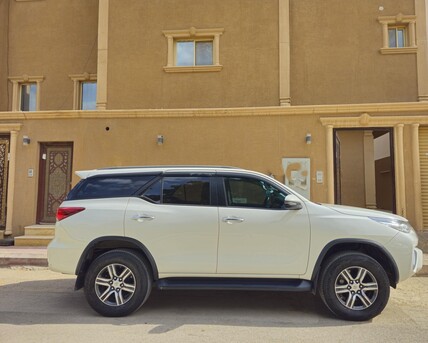 Riyadh, Vehicles, Cars & Trucks , SAR 90000,  Toyota Fortuner,  2019,  Automatic,  172000 KM,  Fortuner VX 4.0L V6 (Petrol)