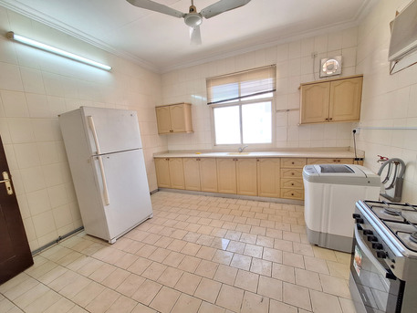 Juffair, Apartments, Flats, Houses & Villas, BHD 410/month,  Furnished,  3 BR,  155 Sq. Meter,  Spacious Flat | Gas Connection | Balcony | Closed Kitchen | Cpr Address | Near Juffair Mal