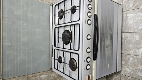 Muharraq, Household Items, BHD 65,  5 Burner Cooking Range With 2 Bahrain Gas Cylinder Medium And Small