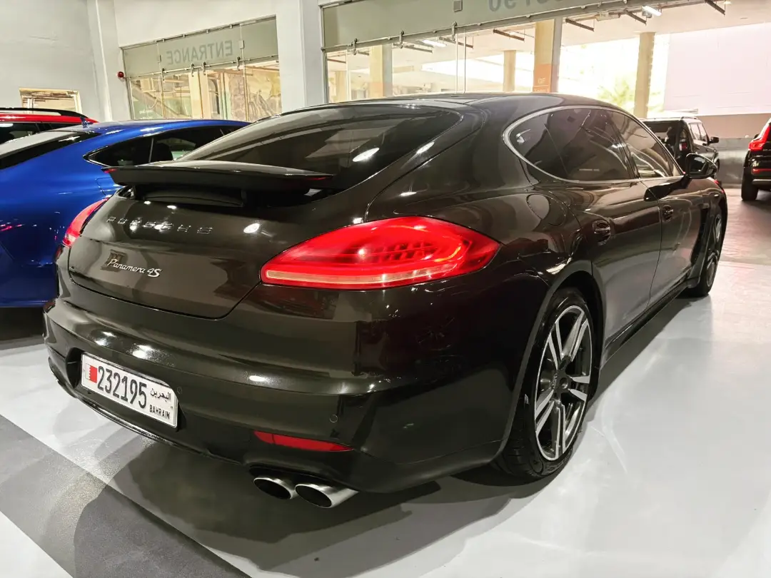 Amwaj Islands, Vehicles, Cars & Trucks , BHD 6995,  Porsche Panamera 4S,  2014,  Automatic,  119 KM,  Porsche Panemera 4S PDK   Executive Edition V6 3.0L TTC 420 HP