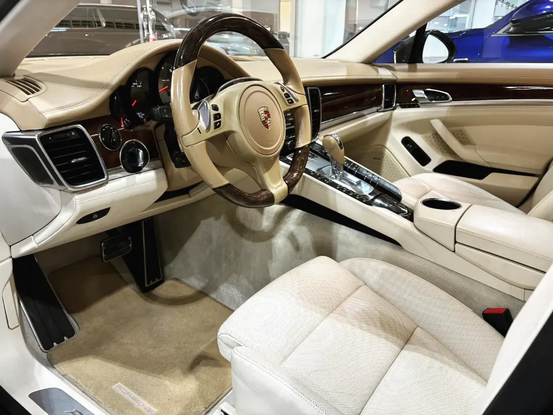 Amwaj Islands, Vehicles, Cars & Trucks , BHD 6995,  Porsche Panamera 4S,  2014,  Automatic,  119 KM,  Porsche Panemera 4S PDK   Executive Edition V6 3.0L TTC 420 HP