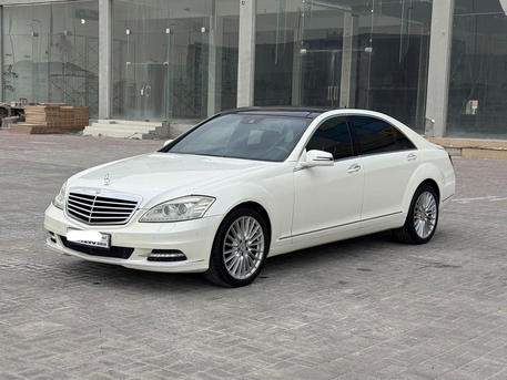 Manama, Vehicles, Cars & Trucks , BHD 3950,  Mercedes Benz S-350,  2010,  Automatic,  190600 KM,   /  (White)