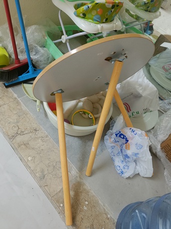 Al Rawabi, Furniture, SAR 70,  Make Up Mirror Available. It Can Fix On The Wall. Broken Coffee Table For Free, Repairable