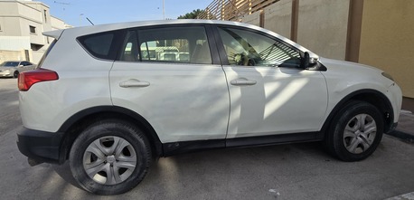 Dammam, Vehicles, Cars & Trucks , SAR 39000,  TOYATA RAV4,  2015,  Automatic,  390295 KM,  A Reliable SUV In The Eastern Province.(Dammam)