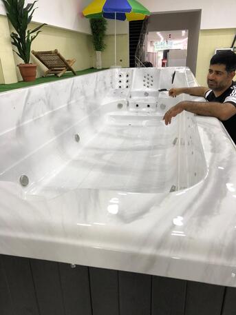 Salmabad, Sporting Goods, BHD 3500,  Whirlpool Bath / Hot Tub / Jacuzzi