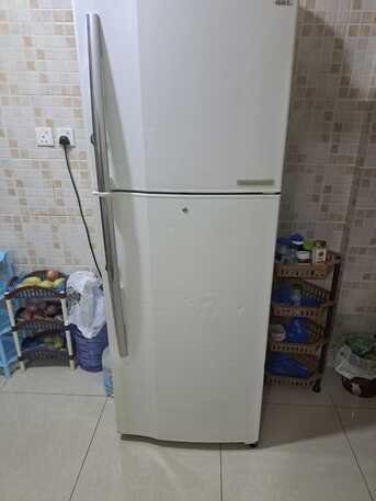 Jeddah, Apartments, Flats, Houses & Villas, 2 Room Flat Available For Rent + Household Item For Sale