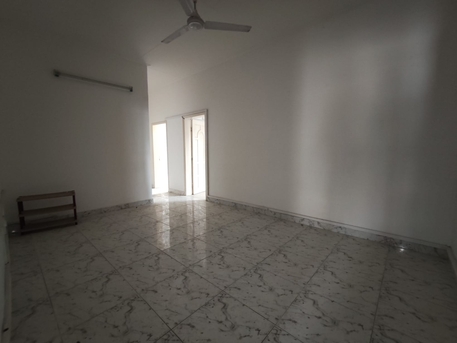 Jidhafs, Apartments, Flats, Houses & Villas, BHD 135/year,  2 BR,  Jidhafs:- Groundfloor 2Bhk Unfurnished Flat On Rent..