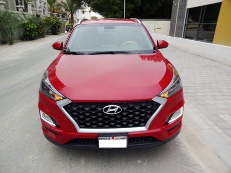 Zinj, Vehicles, Cars & Trucks , BHD 4900,  Hyundai Tucson,  2019,  Automatic,  101000 KM,   SINGLE OWNER SUV FOR SALE AGENT MAINTAINED