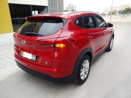Zinj, Vehicles, Cars & Trucks , BHD 4900,  Hyundai Tucson,  2019,  Automatic,  101000 KM,   SINGLE OWNER SUV FOR SALE AGENT MAINTAINED