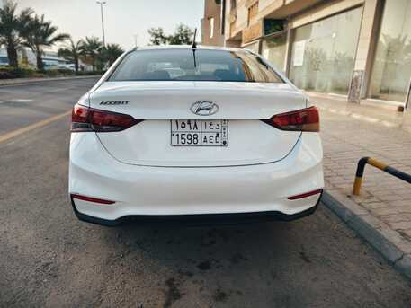 Madinah, Vehicles, Cars & Trucks , SAR 33000,  Hyundai Accent,  2020,  Automatic,  248000 KM,  White   - 33000 SAR