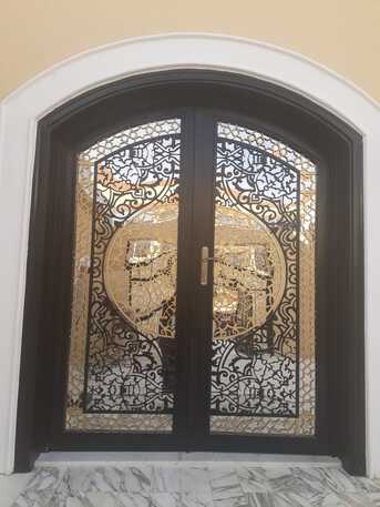 Riyadh, Construction, للحدادة و المونيم،الذجاج