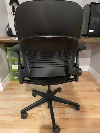Jeddah, Furniture, SAR 1200,  Steelcase Leap V2