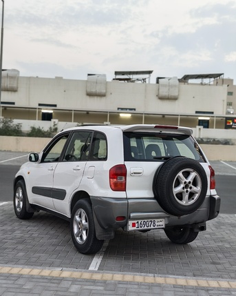 Riffa, Vehicles, Cars & Trucks , BHD 1250,  Toyota RAV4 EV,  2002,  Automatic,  300 KM,  Toyota RAV4 Full Option