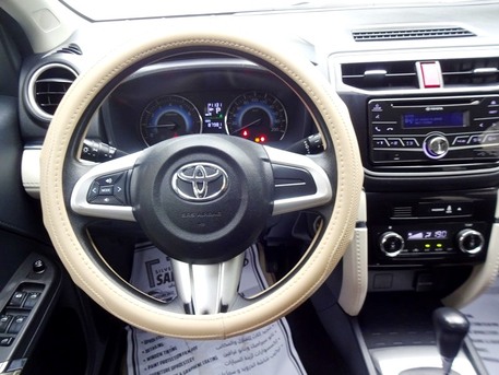 Zinj, Vehicles, Cars & Trucks , BHD 111,  Toyota Rush,  2022,  Automatic,  33 KM,  Excellent Condition 7 Seater Vehicle - Expat Leaving