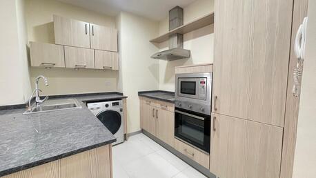 Manama, Real Estate For Sale, BHD 78000,  2 BR,  133 Sq. Meter,  Breath-taking 2br F/f Flat In Seef For Sale