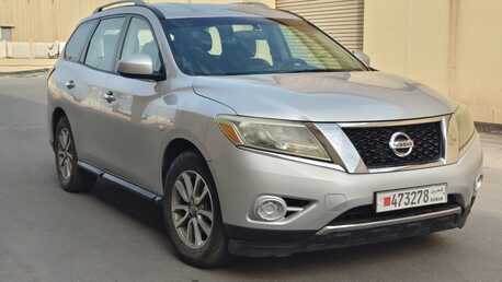 Hidd, Vehicles, Cars & Trucks , BHD 2800,  Nissan Pathfinder,  2014,  Automatic,  137903 KM,