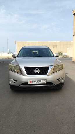 Hidd, Vehicles, Cars & Trucks , BHD 2800,  Nissan Pathfinder,  2014,  Automatic,  137903 KM,
