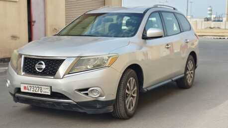 Hidd, Vehicles, Cars & Trucks , BHD 2800,  Nissan Pathfinder,  2014,  Automatic,  137903 KM,