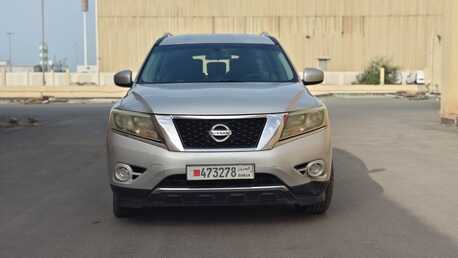 Hidd, Vehicles, Cars & Trucks , BHD 2800,  Nissan Pathfinder,  2014,  Automatic,  137903 KM,