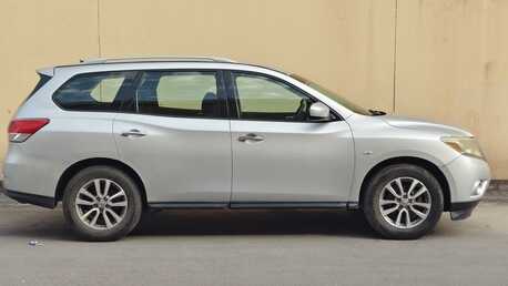 Hidd, Vehicles, Cars & Trucks , BHD 2800,  Nissan Pathfinder,  2014,  Automatic,  137903 KM,