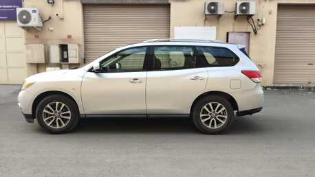 Hidd, Vehicles, Cars & Trucks , BHD 2800,  Nissan Pathfinder,  2014,  Automatic,  137903 KM,