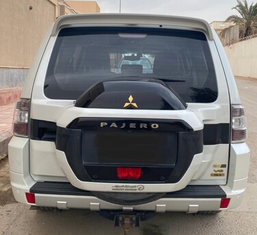 Riyadh, Vehicles, Cars & Trucks , SAR 58000,  Mitsubishi Pajero GLS,  2020,  Automatic,  189000 KM,    (Gold Edition)