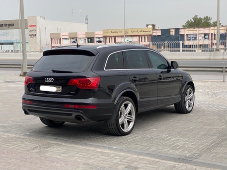 Manama, Vehicles, Cars & Trucks , BHD 2700,  Audi Q7,  2015,  Automatic,  155450 KM,   /  (Black)
