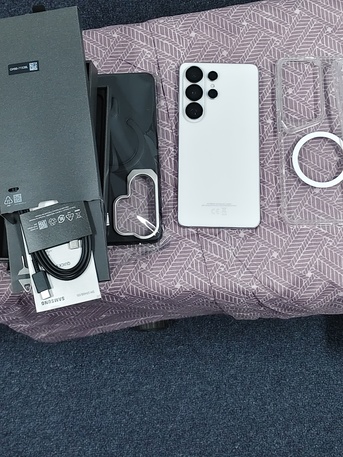 Al Anoud, Mobile Phones, SAR 4500,  S26 Ultra 256 GB White Only 4 Days Used
