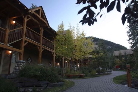 Calgary, Travel, Discover Luxury Hotels In Alberta &ndash; Stunning Banff Lodges You&rsquo;ll Love