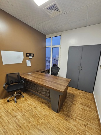 Al Aziziyah, Offices, SAR 37000,  74 Sq. Meter,  Rental Furnished Office For Transfer (Furniture, Floor Parquet, SAR15,000)