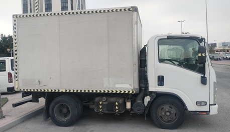 Manama, Vehicles, Cars & Trucks , Isuzu KB,  2016,  Manual,  240000 KM,   ISUZU NMR Six Wheel Box Truck.