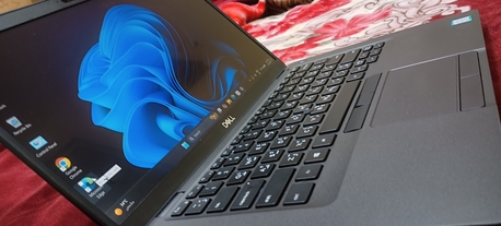 Jubail, Computers, SAR 1500,  SELLING MY DELL SCREEN TOUCH LAPTOP IN SUPERB MINT CONDITION ALMOST NEW