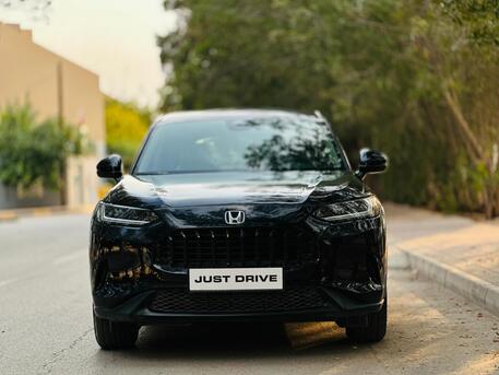 Manama, Vehicles, Cars & Trucks , BHD 6950,  Honda ZRV,  2023,  Automatic,  5000 KM,  HONDA ZR-V  MODEL WELL MAINTAINED 5 SEATER SUV CALL OR WHATSAPP ON 35400768 ,34355768