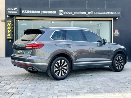 Manama, Vehicles, Cars & Trucks , BHD 16000,  Volkswagen Touareg,  2021,  Automatic,  20000 KM,   V6 Atmosphere