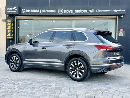 Manama, Vehicles, Cars & Trucks , BHD 16000,  Volkswagen Touareg,  2021,  Automatic,  20000 KM,   V6 Atmosphere