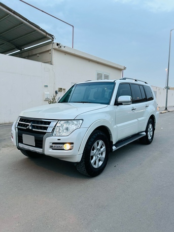 Dammam, Vehicles, Cars & Trucks , SAR 57500,  Mitsubishi Pajero,  2019,  Automatic,  290000 KM,    MODEL 3.5 GLS FULL OPTION NEAT CAR FOR SALE