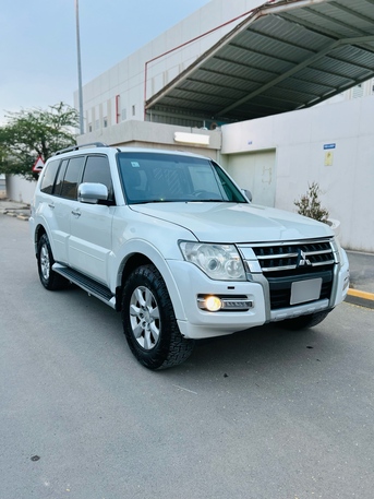 Dammam, Vehicles, Cars & Trucks , SAR 57500,  Mitsubishi Pajero,  2019,  Automatic,  290000 KM,    MODEL 3.5 GLS FULL OPTION NEAT CAR FOR SALE