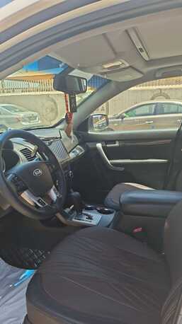 Al Hindawiya, Vehicles, Cars & Trucks , SAR 22000,  Kia Sorento,  2010,  Automatic,  276905 KM,    V6 &ndash; White &ndash; Good Condition | كيا سورينتو  فل 6 سلندر