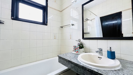 Mumbai, Apts/Flats Wanted, INR 5508/day,  Furnished,  Studio,  450 Sq. Feet,  BluO Studio - Defence Colony - Kitchen, BathTub