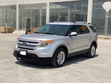 Sitra, Vehicles, Cars & Trucks , BHD 2700,  Ford Explorer,  2013,  Automatic,  300300 KM,   /  (Silver)