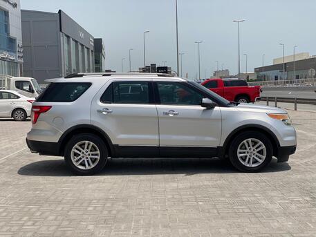 Sitra, Vehicles, Cars & Trucks , BHD 2700,  Ford Explorer,  2013,  Automatic,  300300 KM,   /  (Silver)