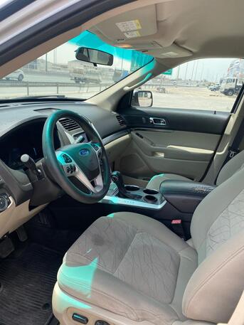 Sitra, Vehicles, Cars & Trucks , BHD 2700,  Ford Explorer,  2013,  Automatic,  300300 KM,   /  (Silver)