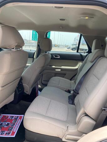 Sitra, Vehicles, Cars & Trucks , BHD 2700,  Ford Explorer,  2013,  Automatic,  300300 KM,   /  (Silver)