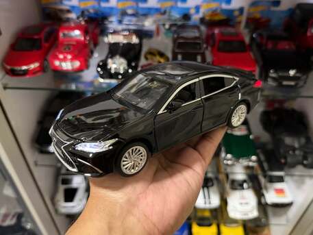 Al Andalus, Toys & Games, SAR 135,  Metal Cars : 1/24 Lexus ES300h - مجسمات سيارات