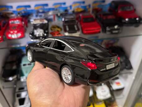 Al Andalus, Toys & Games, SAR 135,  Metal Cars : 1/24 Lexus ES300h - مجسمات سيارات