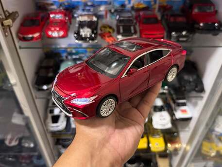 Al Andalus, Toys & Games, SAR 135,  Metal Cars : 1/24 Lexus ES300h - مجسمات سيارات