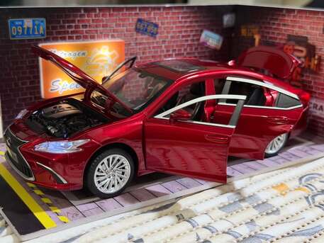 Al Andalus, Toys & Games, SAR 135,  Metal Cars : 1/24 Lexus ES300h - مجسمات سيارات